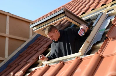 Pose de fenêtres de toit Velux au Marais-la-Chapelle